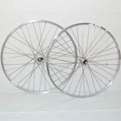 Fahrrad Richter Laufradsatz 28 Zoll Hohlkammerfelge Silber Nabendynamo / Schraubkranz Kettenschaltung